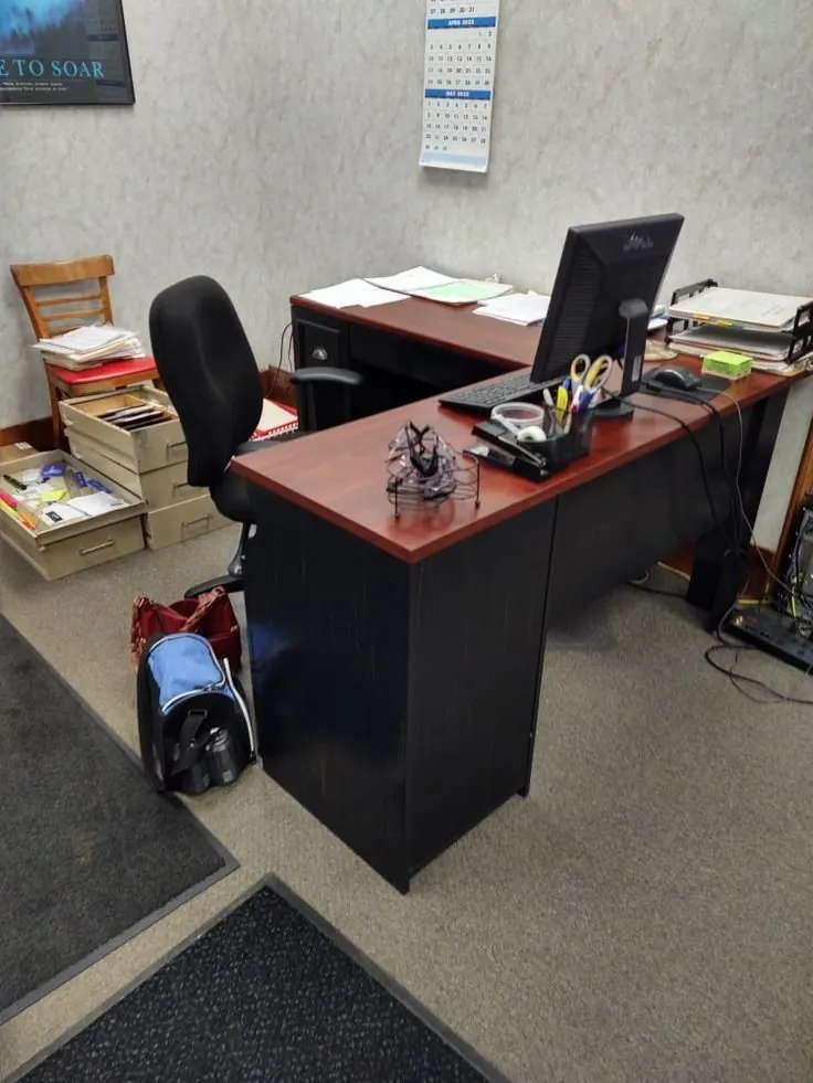 Bureau avant transformation, photo d'origine